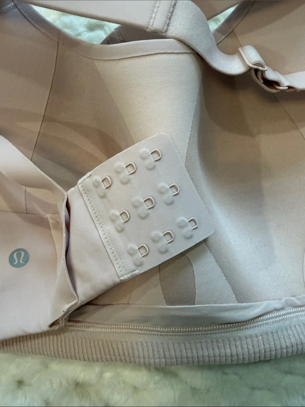 Lululemon Air Support Bra-Size 36D-Authentic-EUC